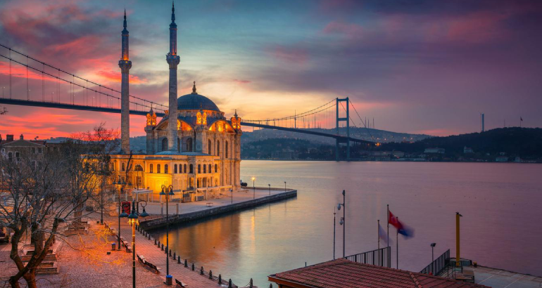 private-boat-rental-on-bosphorus-